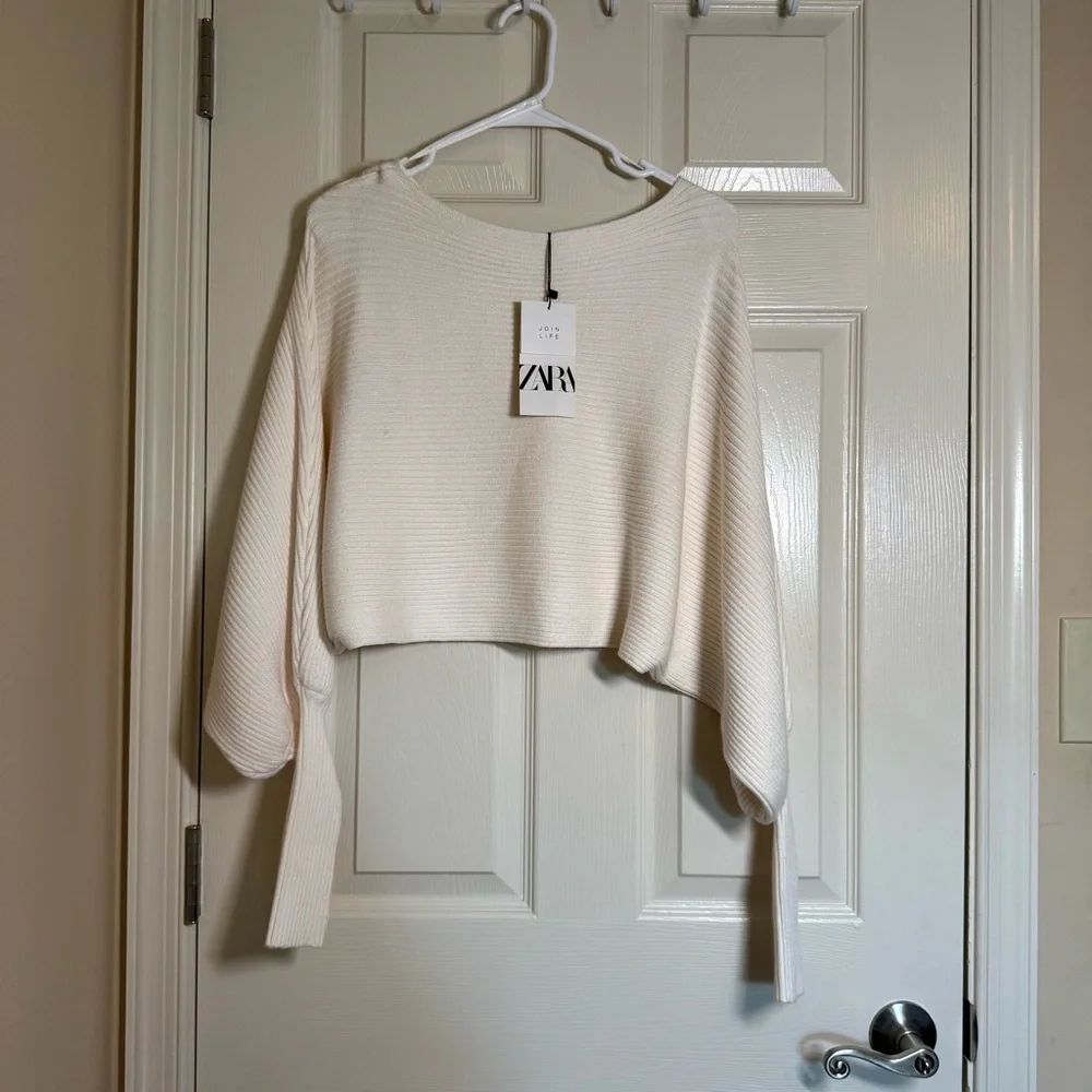 Zara Women's Cream Crew Neck Sweater - Picture 2 of 8